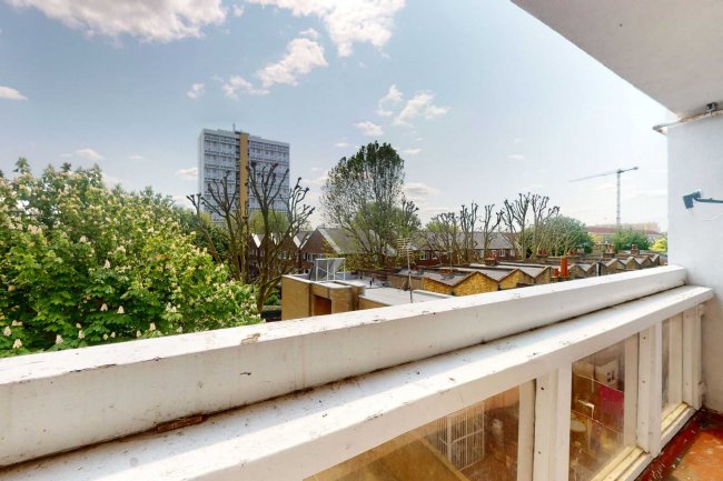 9 Gayton House, Chiltern Road, Bow, London, E3 4BX 3