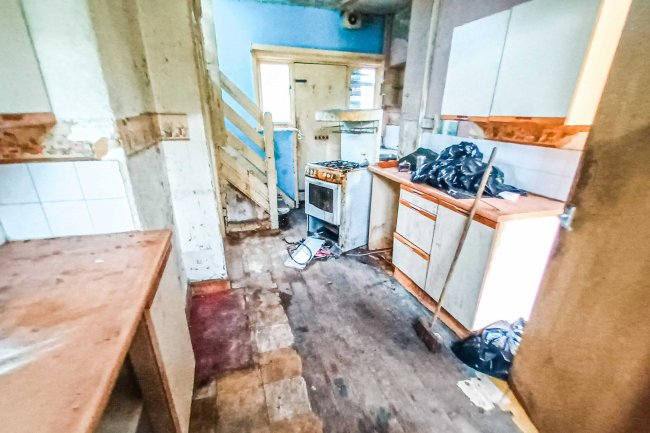 1 Coronation Street, Denton, Manchester, M34 3SF 7