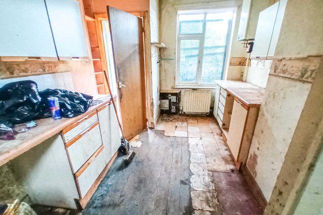 1 Coronation Street, Denton, Manchester, M34 3SF 7