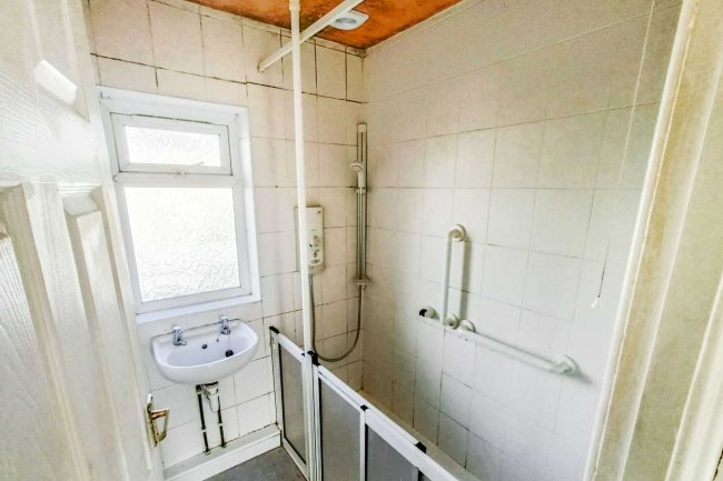 6 Trafford Gardens, Barrow, Clitheroe, Lancashire, BB7 9AX 2