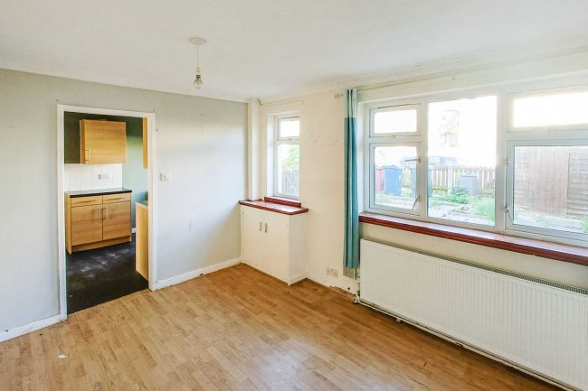 6 Trafford Gardens, Barrow, Clitheroe, Lancashire, BB7 9AX 2