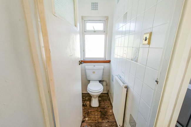 6 Trafford Gardens, Barrow, Clitheroe, Lancashire, BB7 9AX 2