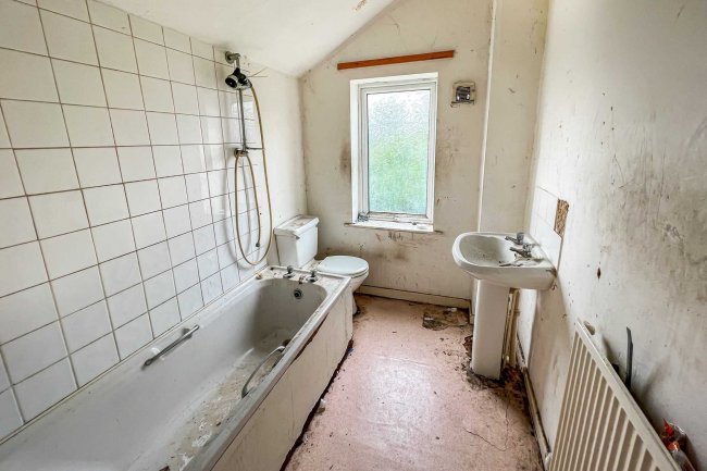 22 Allestree Street, Alvaston, Derby. DE24 8TS 9