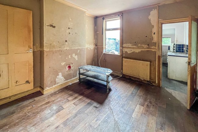 22 Allestree Street, Alvaston, Derby. DE24 8TS 9