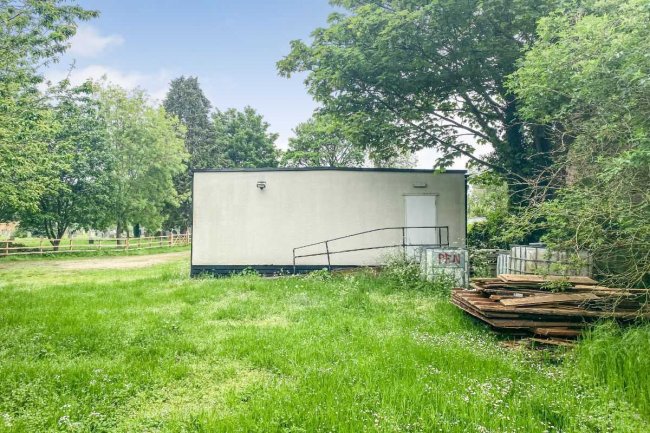 Cemetery Road, St Neots, Cambridgeshire PE19 2BX 4