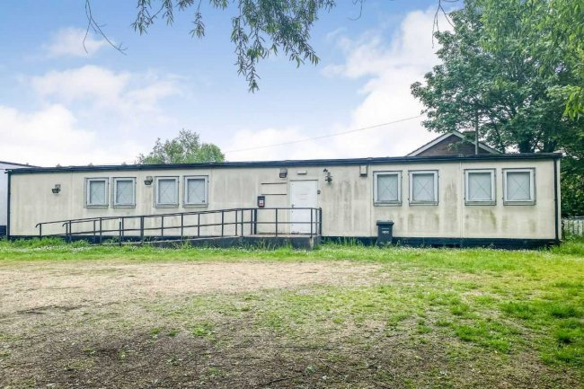 Cemetery Road, St Neots, Cambridgeshire PE19 2BX 4