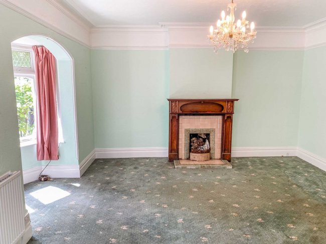 10 Bloxham Road, Banbury, Oxfordshire, OX16 9JN 2