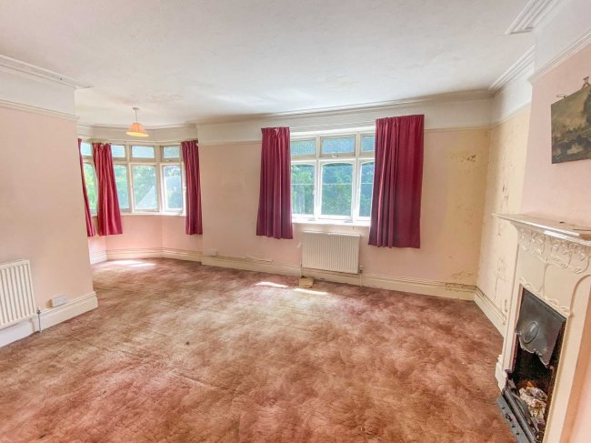 10 Bloxham Road, Banbury, Oxfordshire, OX16 9JN 2