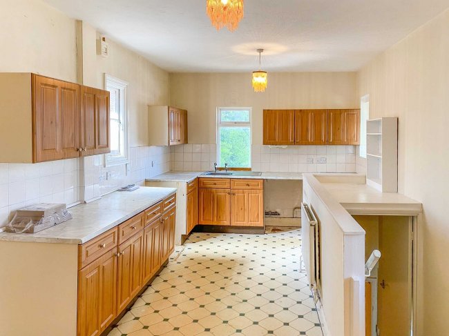 10 Bloxham Road, Banbury, Oxfordshire, OX16 9JN 2