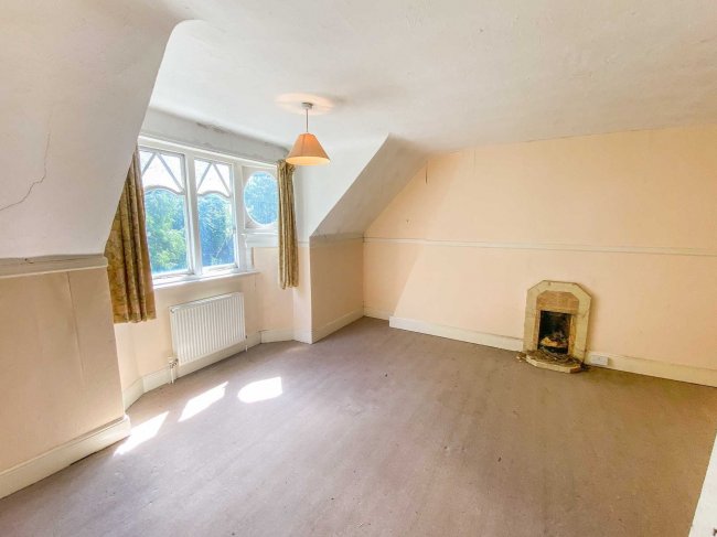 10 Bloxham Road, Banbury, Oxfordshire, OX16 9JN 2