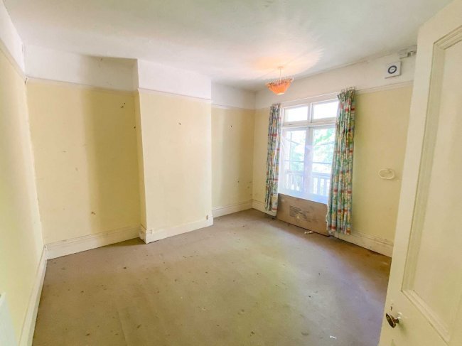 10 Bloxham Road, Banbury, Oxfordshire, OX16 9JN 2