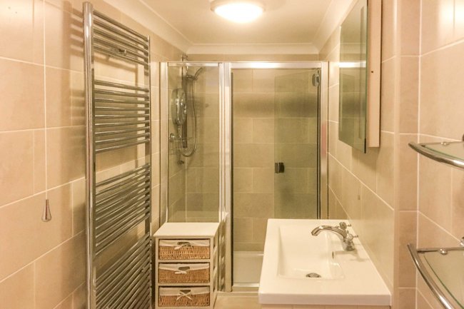 Flat A, 16 Tyrwhitt Road, Brockley, London, SE4 1QG 5