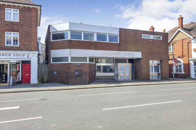 105 Victoria Road, Horley, RH6 7AX 9