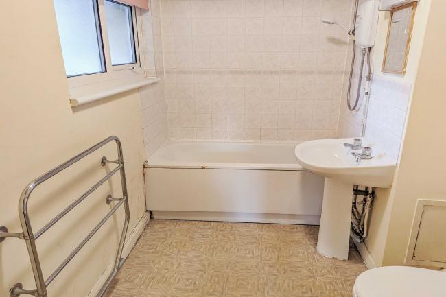 14 Godstone Mount, Downs Court Road, Purley, Surrey, CR8 1BA 3