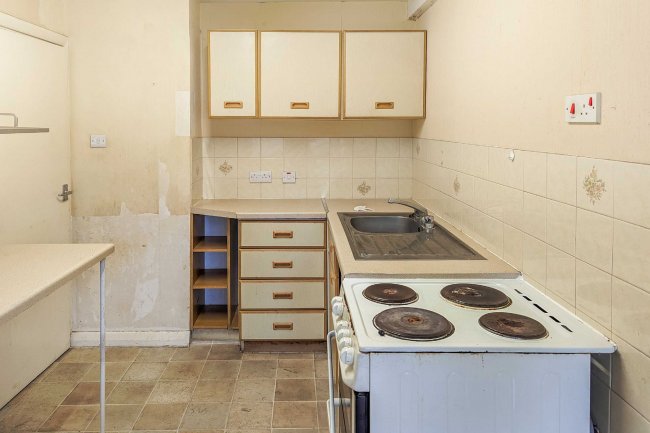 14 Godstone Mount, Downs Court Road, Purley, Surrey, CR8 1BA 3