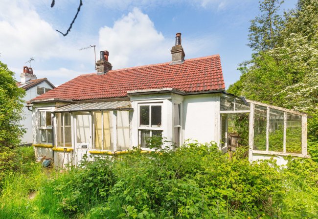 The Bungalow, North End Lane, Orpington, Kent, BR6 7HQ 8