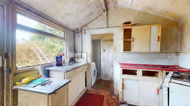 The Bungalow, North End Lane, Orpington, Kent, BR6 7HQ 8