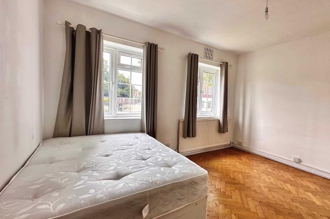 Flat 20 Burnham Court, Brent Street, Hendon, London, NW4 2RE 1