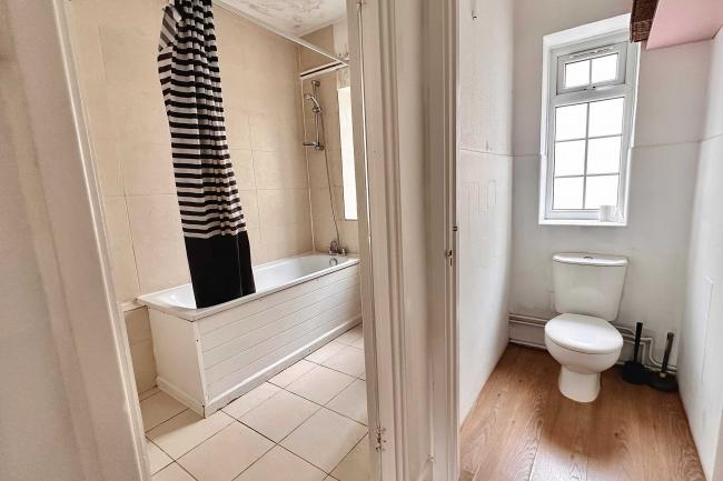 Flat 20 Burnham Court, Brent Street, Hendon, London, NW4 2RE 1