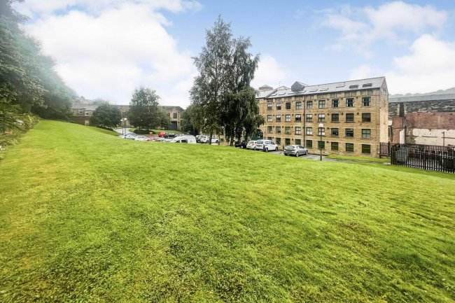 Land at Navigation Rise, Huddersfield, HD3 4GZ 9