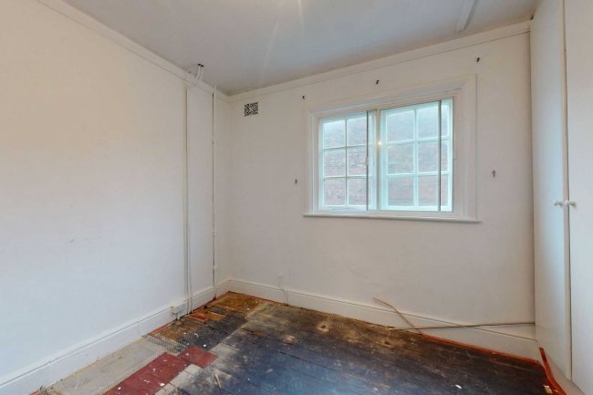 East House, 69 Stanmore Hill, Stanmore, Middlesex, HA7 3DZ 6