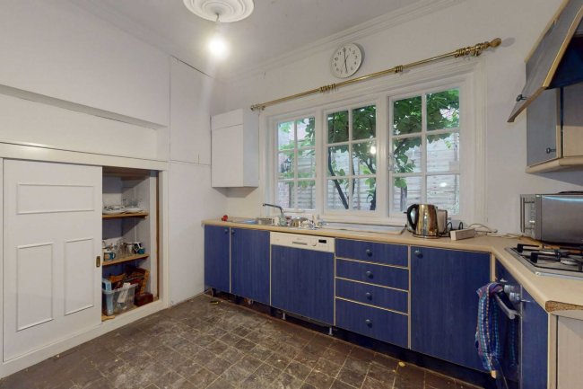 East House, 69 Stanmore Hill, Stanmore, Middlesex, HA7 3DZ 6