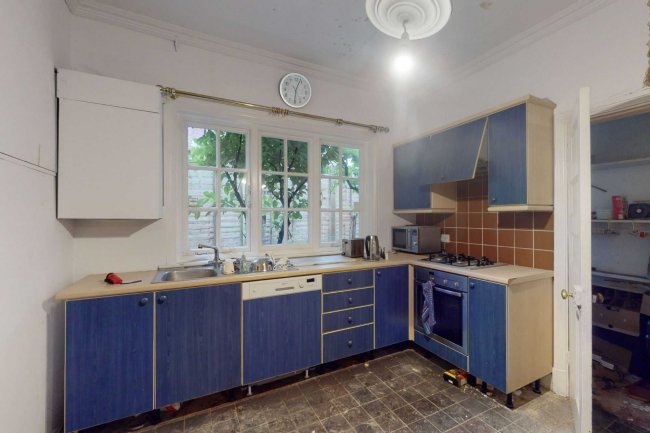 East House, 69 Stanmore Hill, Stanmore, Middlesex, HA7 3DZ 6