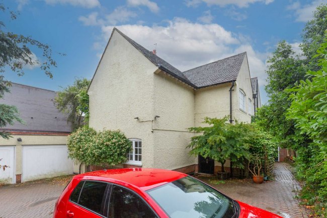 East House, 69 Stanmore Hill, Stanmore, Middlesex, HA7 3DZ 6