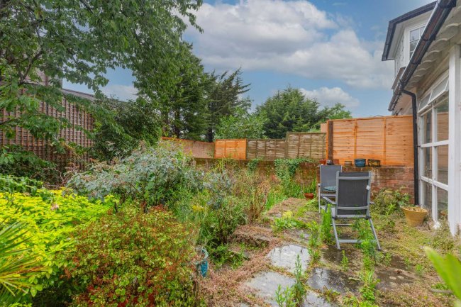 East House, 69 Stanmore Hill, Stanmore, Middlesex, HA7 3DZ 6