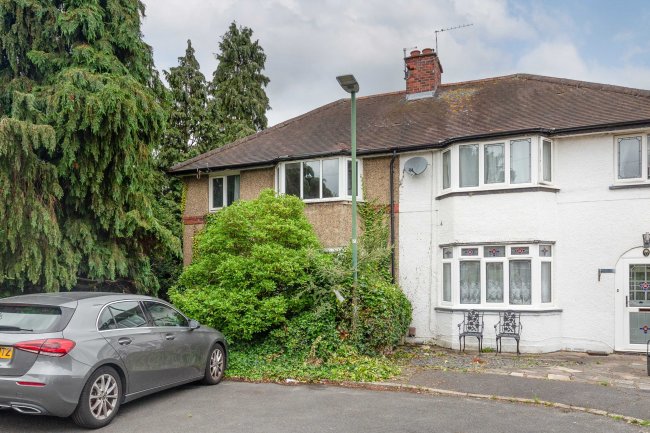 11 The Brandries, Wallington, Surrey, SM6 7NA 6