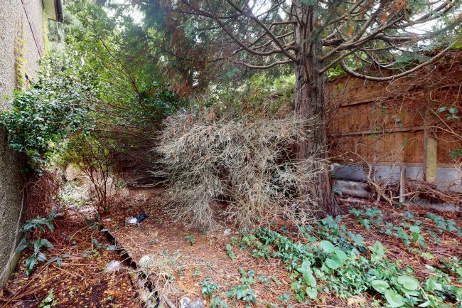 11 The Brandries, Wallington, Surrey, SM6 7NA 6