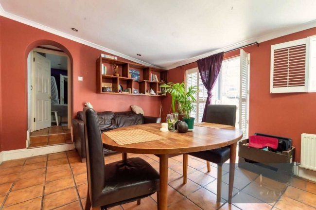 1C and 1D Gipsy Road, London SE27 9TD 10