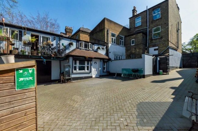 1C and 1D Gipsy Road, London SE27 9TD 10