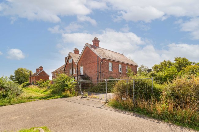 Knightswood Centre, Steeple Road, Southminster CM0 7BD 10