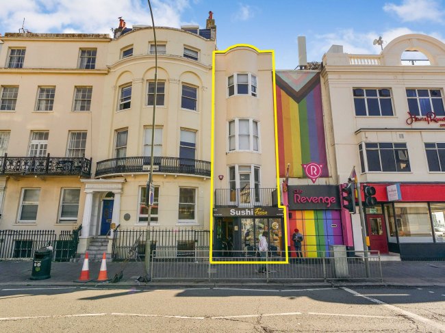 31 Old Steine Street, Brighton, BN1 1EL 3