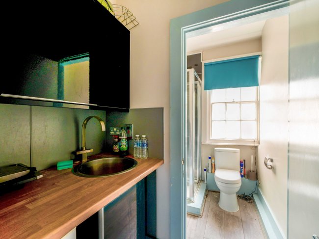 31 Old Steine Street, Brighton, BN1 1EL 3