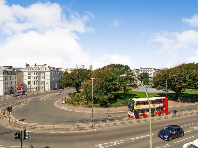 31 Old Steine Street, Brighton, BN1 1EL 3