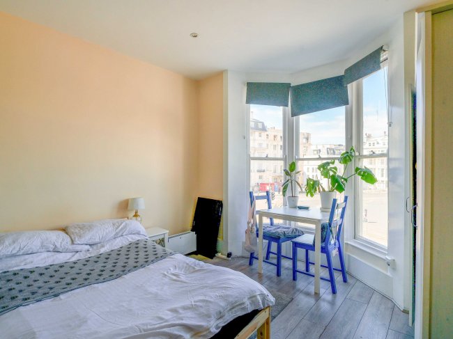 31 Old Steine Street, Brighton, BN1 1EL 3