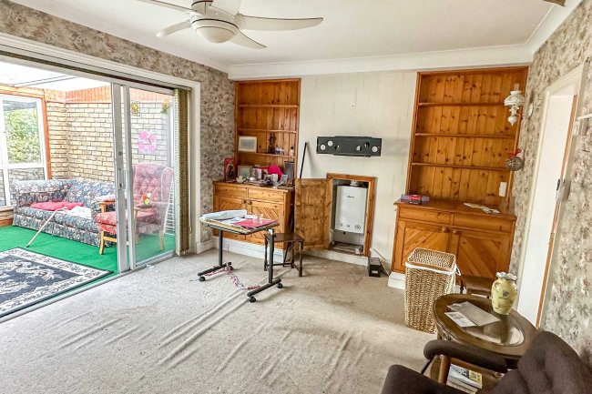 3 The Ridgeway, Walton-On-Thames, Surrey, KT12 1BH 6