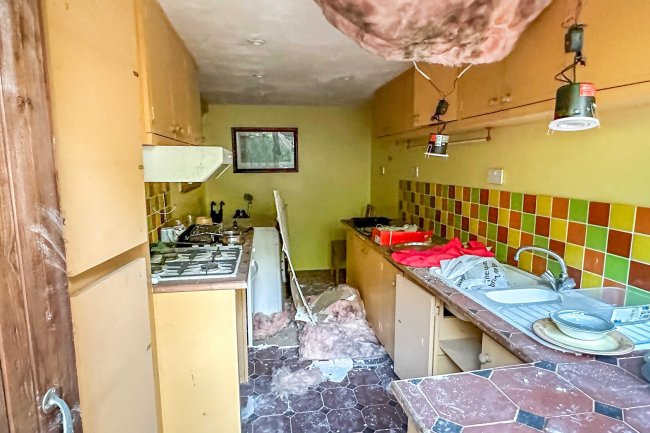 3 The Ridgeway, Walton-On-Thames, Surrey, KT12 1BH 6