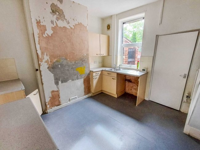 40 Harley Road, Sale, Greater Manchester, M33 7FP 7