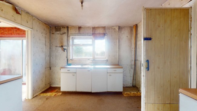 148 Wentworth Way, Sanderstead, South Croydon, Surrey, CR2 9ET 6