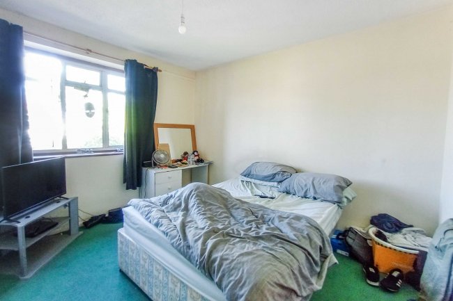 247 West End Road, Ruislip, Middlesex, HA4 6QR 4