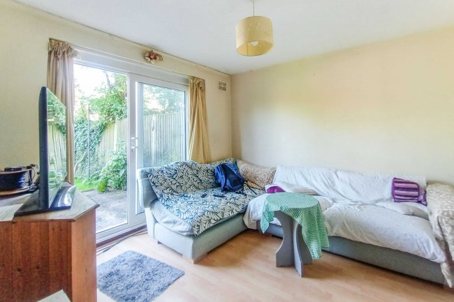 247 West End Road, Ruislip, Middlesex, HA4 6QR 4