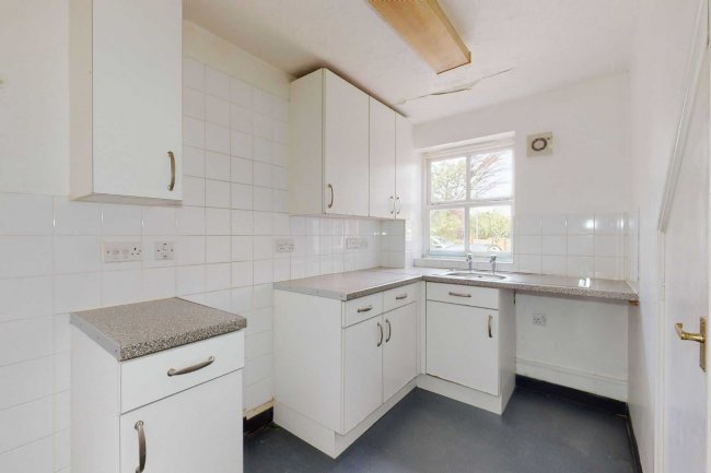 6 Whitmore Avenue, Romford, Essex, RM3 0WY 8