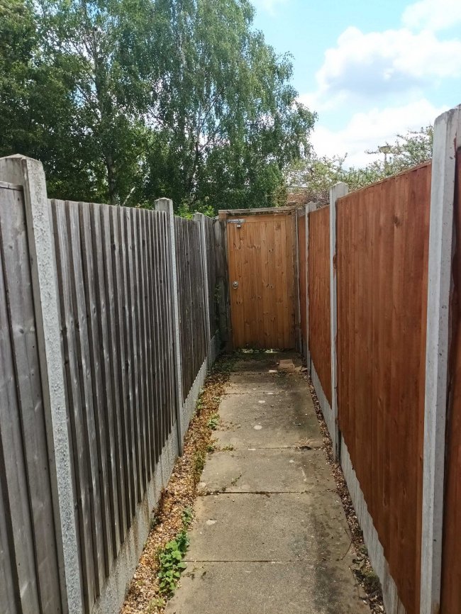 6 Whitmore Avenue, Romford, Essex, RM3 0WY 8