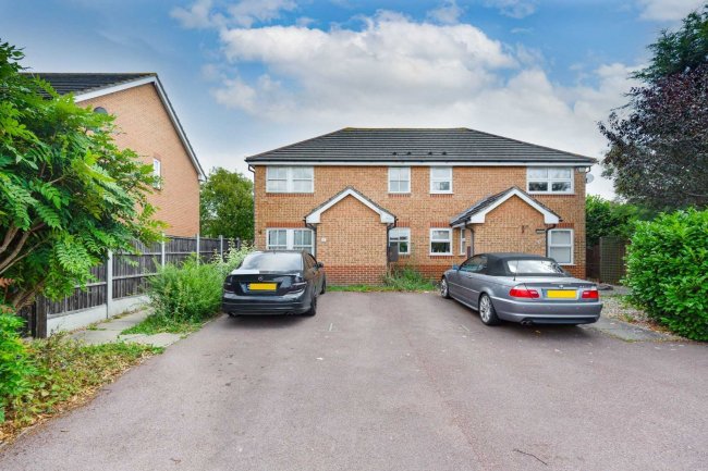 6 Whitmore Avenue, Romford, Essex, RM3 0WY 8