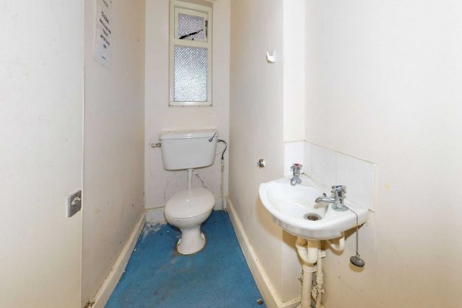 18 Mildmay Road, Ilford, Essex, IG1 1DT 3