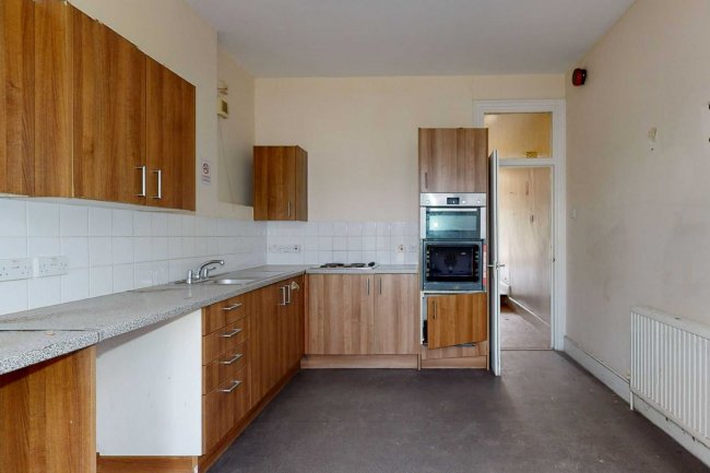 18 Mildmay Road, Ilford, Essex, IG1 1DT 3