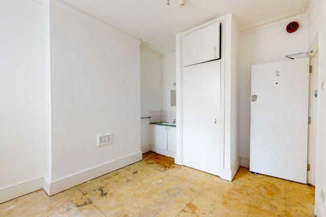 18 Mildmay Road, Ilford, Essex, IG1 1DT 3